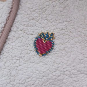 Broche cœur ex-voto en perles miyuki tissage brickstitch modele bleu rose or