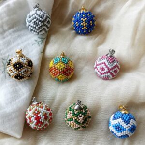 bola de grossesse tissé en perles miyuki en différents modèles - idée cadeau future maman