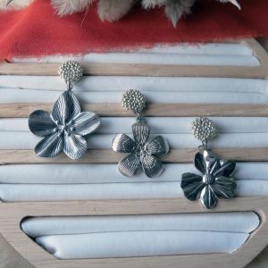 boucles d'oreilles marguerite argentées 3 variantes