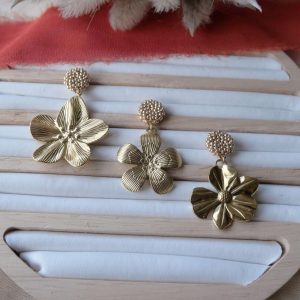 boucles d'oreilles marguerite dorées 3 variantes