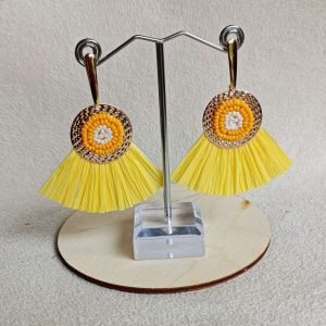 boucles d'oreilles VAHINA jaune raphia et perles de rocailles