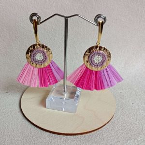 boucles d'oreilles VAHINA rose-parme raphia et perles de rocailles