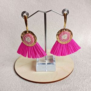 boucles d'oreilles VAHINA rose fuchsia raphia et perles de rocailles