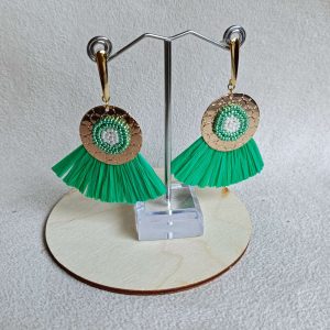 boucles d'oreilles VAHINA vertes raphia et perles de rocailles