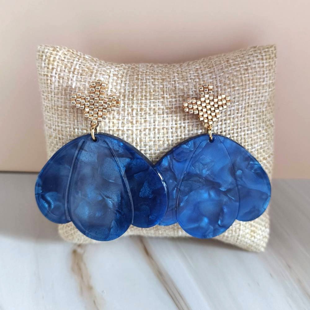 Boucles d’oreilles GARANCE XXL fleur en acétate bleu roi