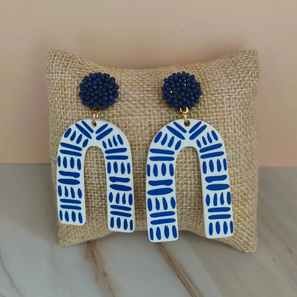 Boucles d’oreilles graphiques bleu et blanc IONE