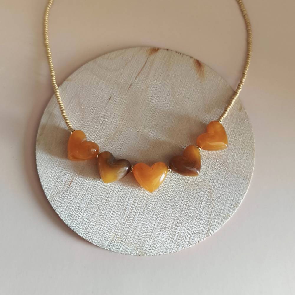 Collier cœur marbré abricot en perles de rocailles HOLLY