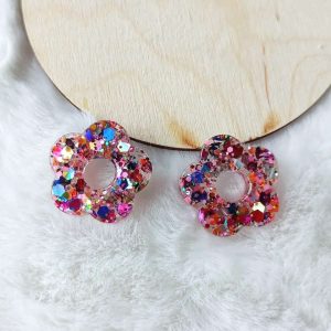 puces d'oreilles FLEUR résine pailletées multicolore